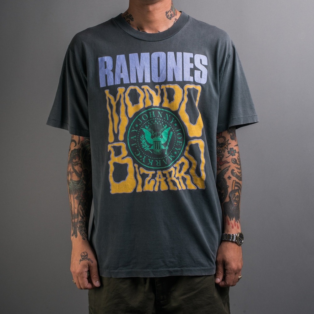 Retro 90_s Ramones Mondo Bizarro T-Shirt Black
